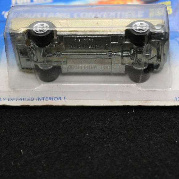 65 Mustang Convertible Hot Wheels #455 - Picture 3 of 3